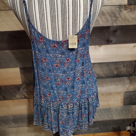 American Eagle Top. Size lg - Picture 2 of 3